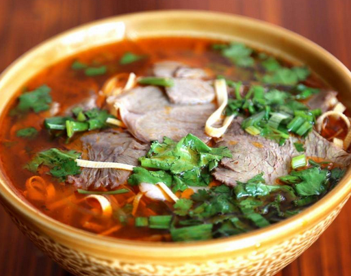 秦皇岛开牛肉汤店一年能赚多少钱？年净赚20万经验公开
