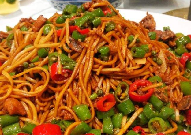 珠海开家拌面连锁店一年利润能赚多少钱?年纯利顶上班8年工资