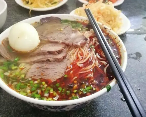 开个牛肉拉面店一年利润能赚多少钱？年赚钱收入暴涨20倍诀窍